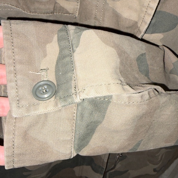 Women’s Levi Strauss and Company camo jacket - Picture 3 of 5